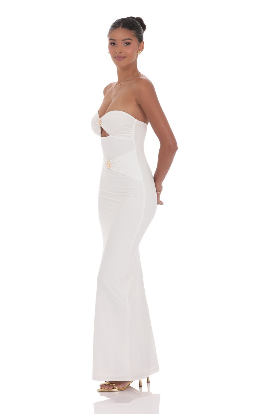 Picture Golden Rose Cutout Maxi Dress in White. Source: https://media-img.lucyinthesky.com/data/product-media/850xAUTO/5efd7382-3605-407f-bd1f-035a4381318c.jpg