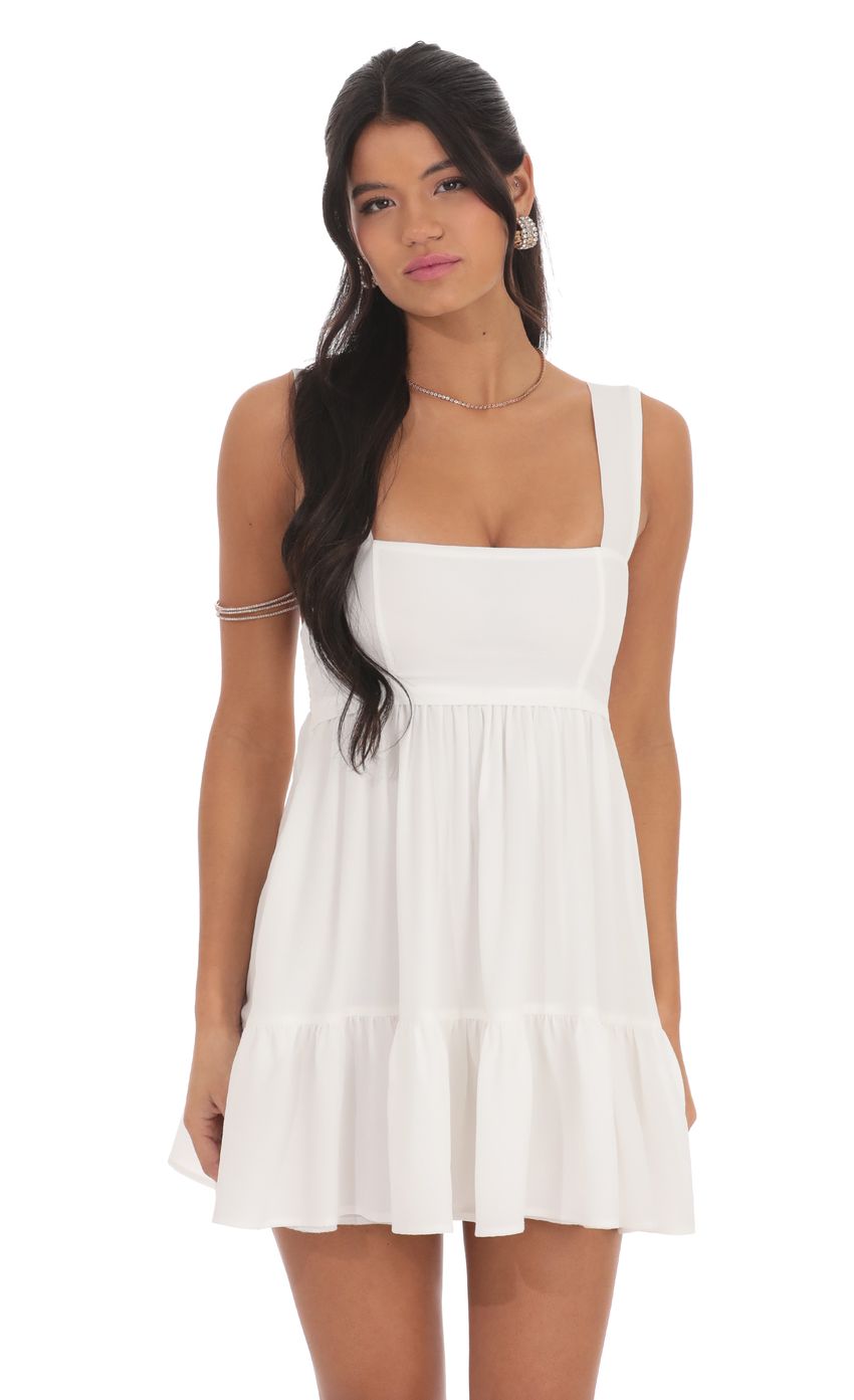 Picture Square Neckline Dress in White. Source: https://media-img.lucyinthesky.com/data/product-media/850xAUTO/79219c43-a89b-469e-8e9d-e52ca2ebe813.jpg